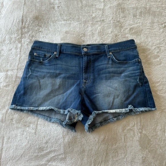 7 For All Mankind Cut Off Denim Shorts 32 in Ocean Mist Raw Hem - Picture 3 of 9